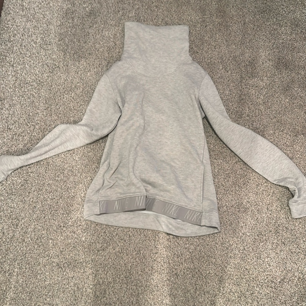 Gray Nike turtleneck sweatshirt